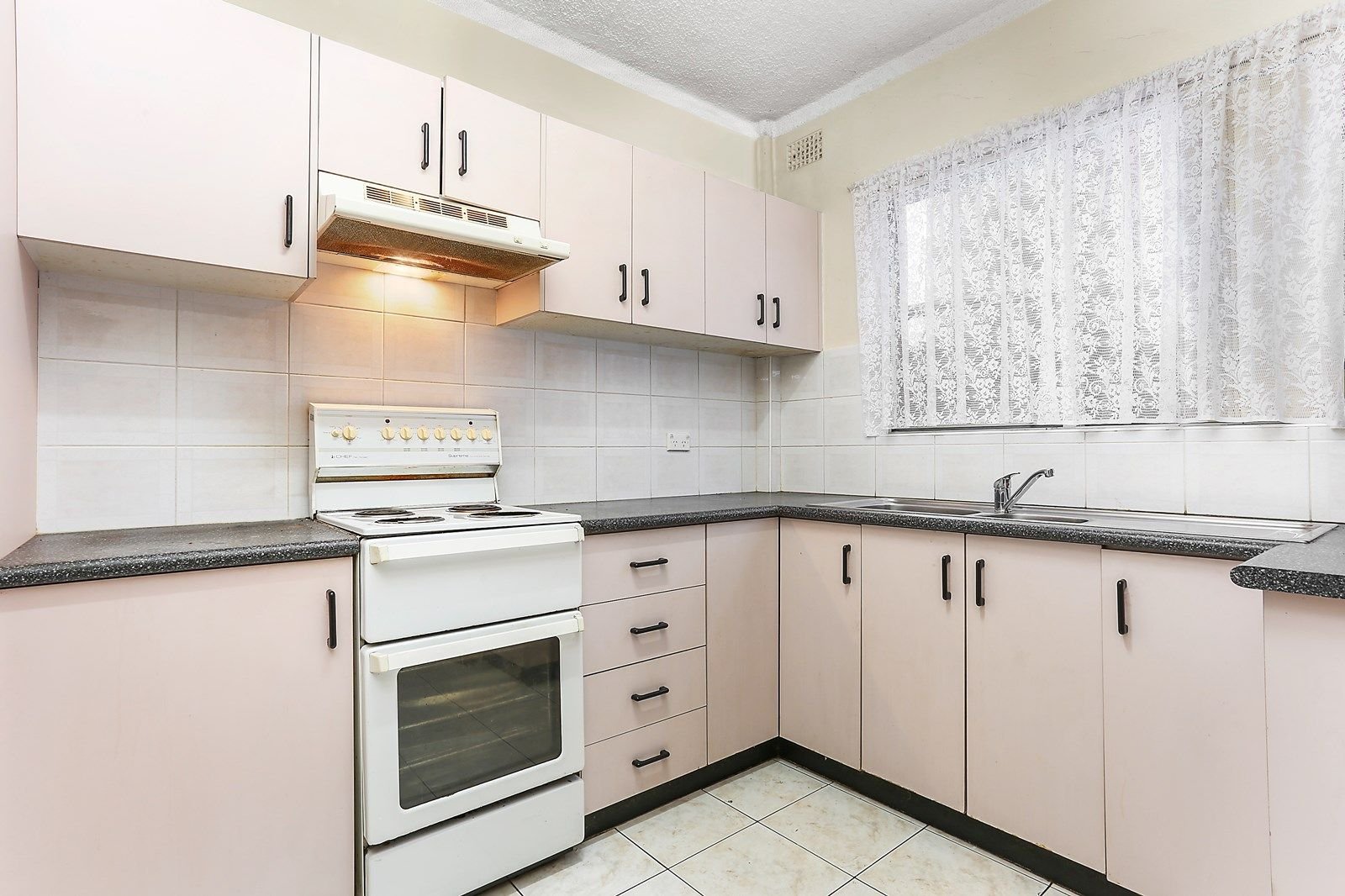 1/3 Unsted Crescent HILLSDALE 3