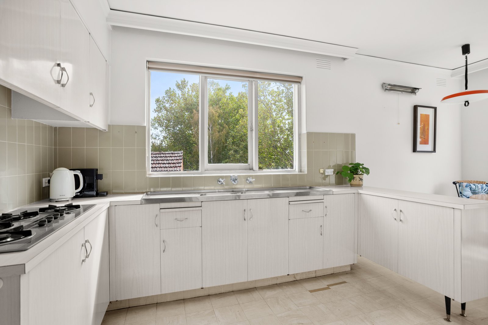 Gallery: 1/3 Valency Road
