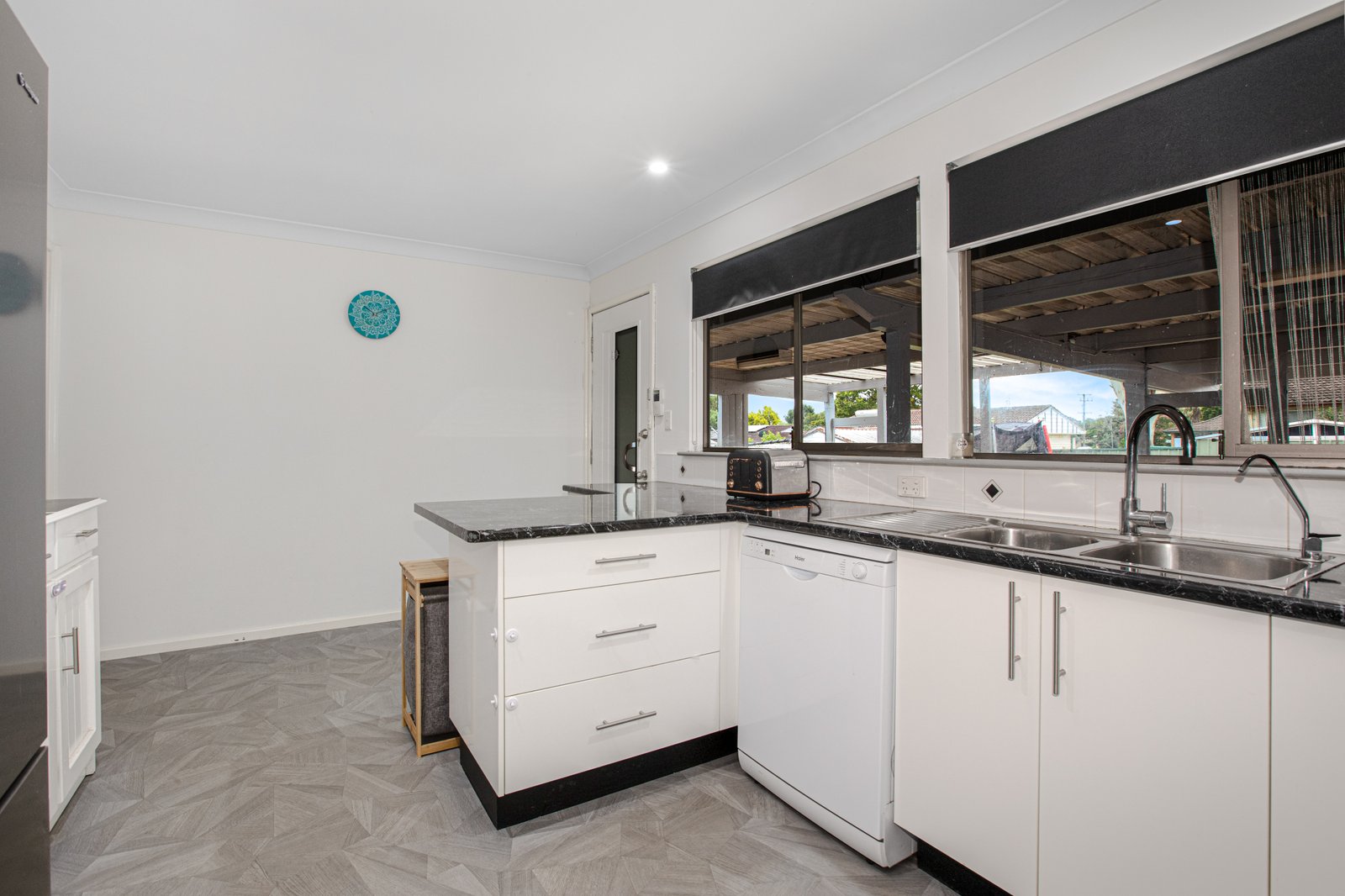 13 Valentia Parade TENAMBIT 6