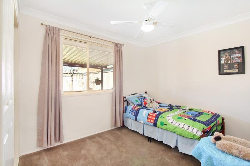 13 Warburton Drive TAMWORTH 7