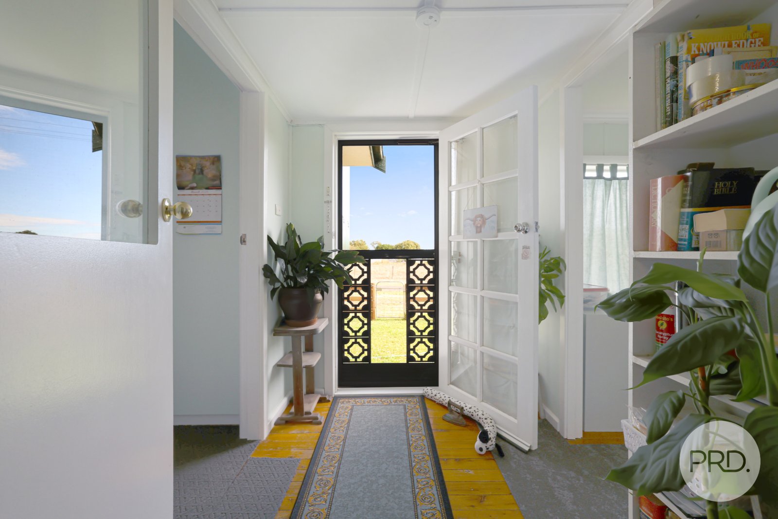 13 Warrah Street WILLOW TREE 4