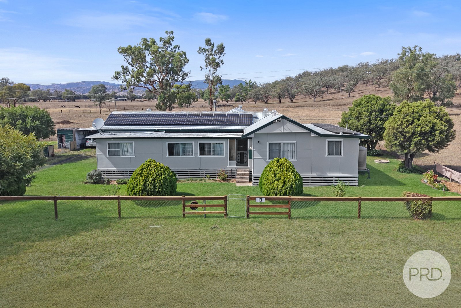 13 Warrah Street WILLOW TREE 17