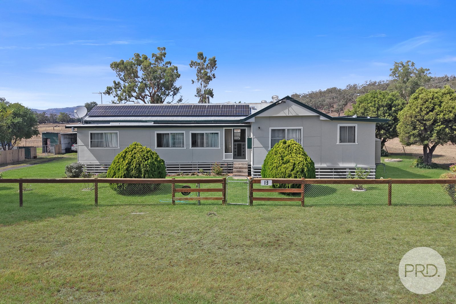 13 Warrah Street WILLOW TREE 24