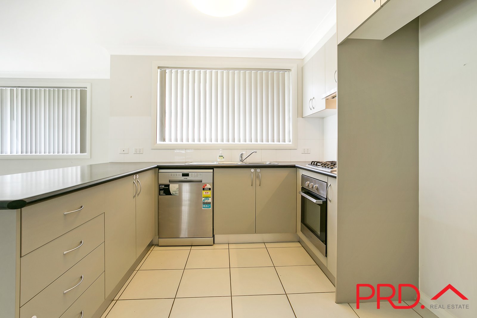 13 Water Gum Close TAMWORTH 5