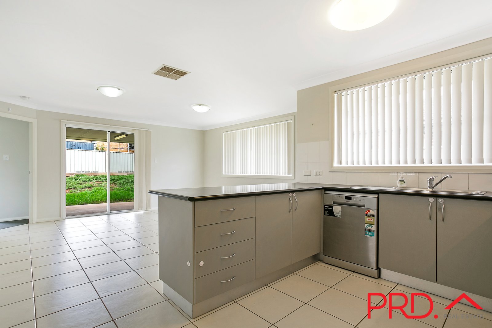 13 Water Gum Close TAMWORTH 6