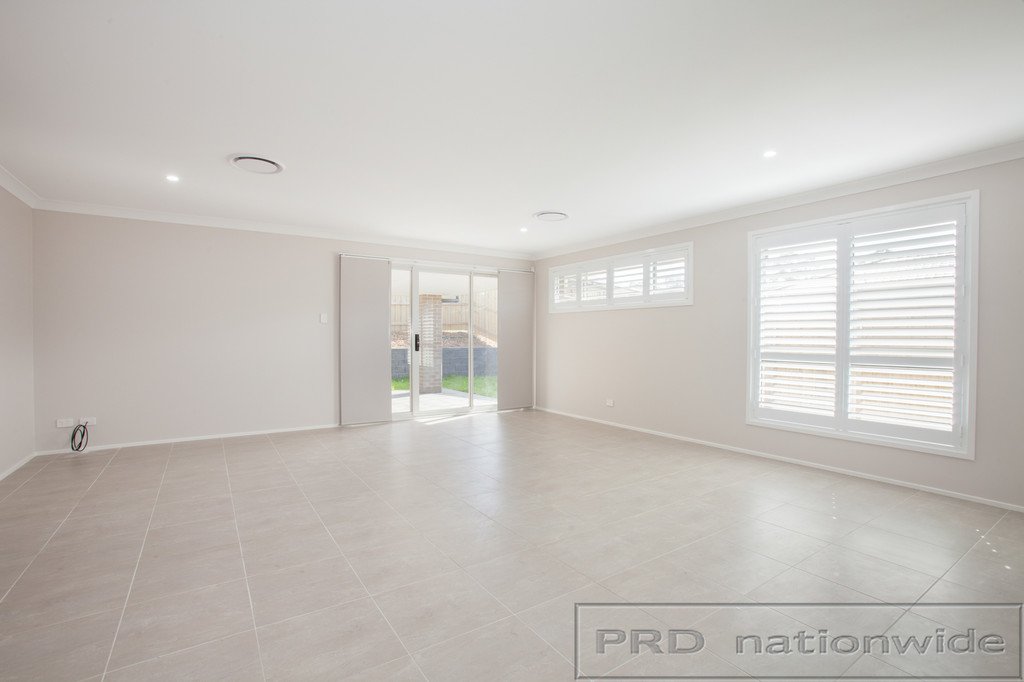 13 Watervale Circuit CHISHOLM 8