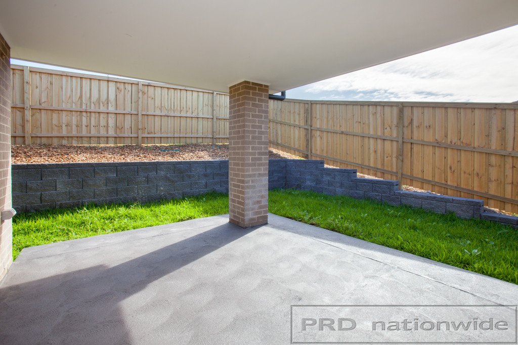 13 Watervale Circuit CHISHOLM 17