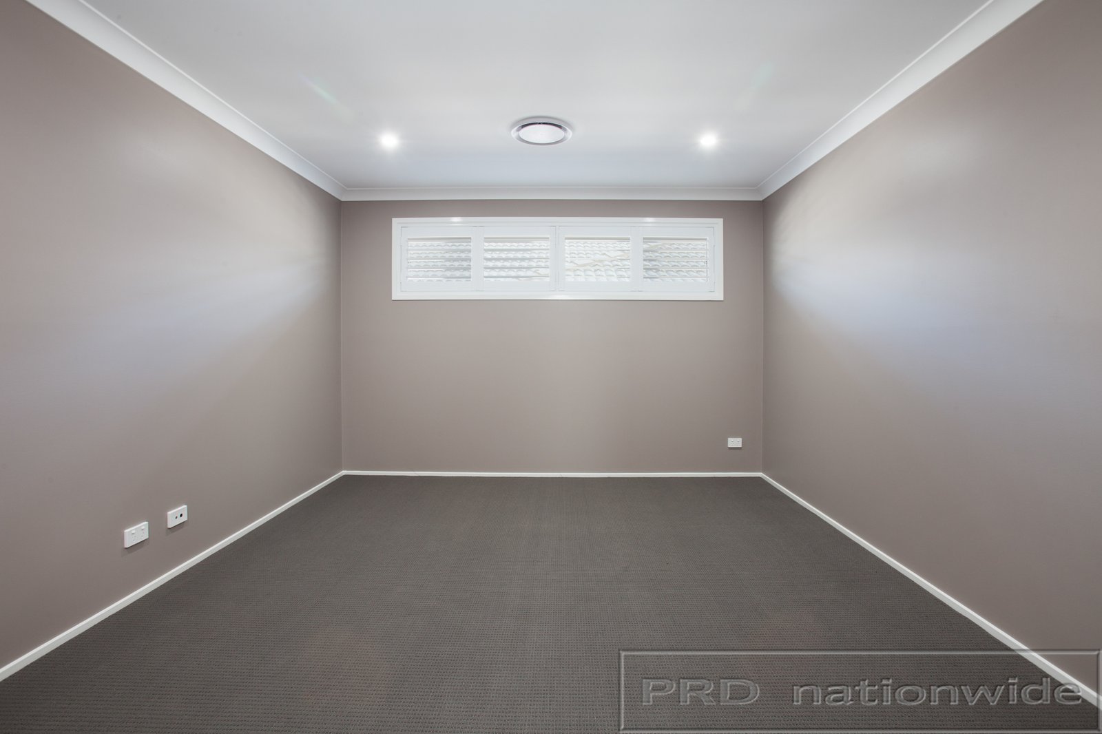 13 Watervale Circuit CHISHOLM 9