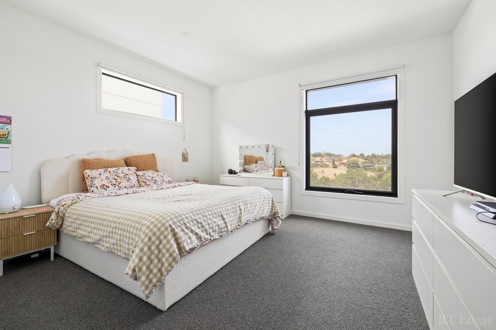 Real Estate and Property in 13 Wattlebird Court, Sunshine North, VIC