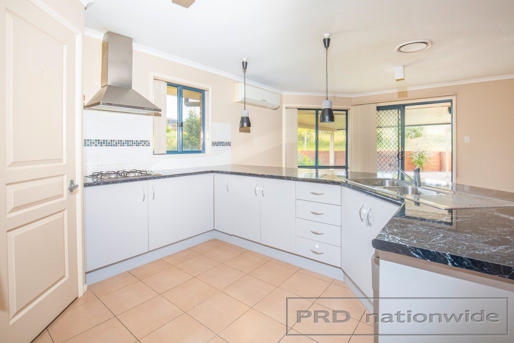 13 Weemala Close ABERGLASSLYN 4