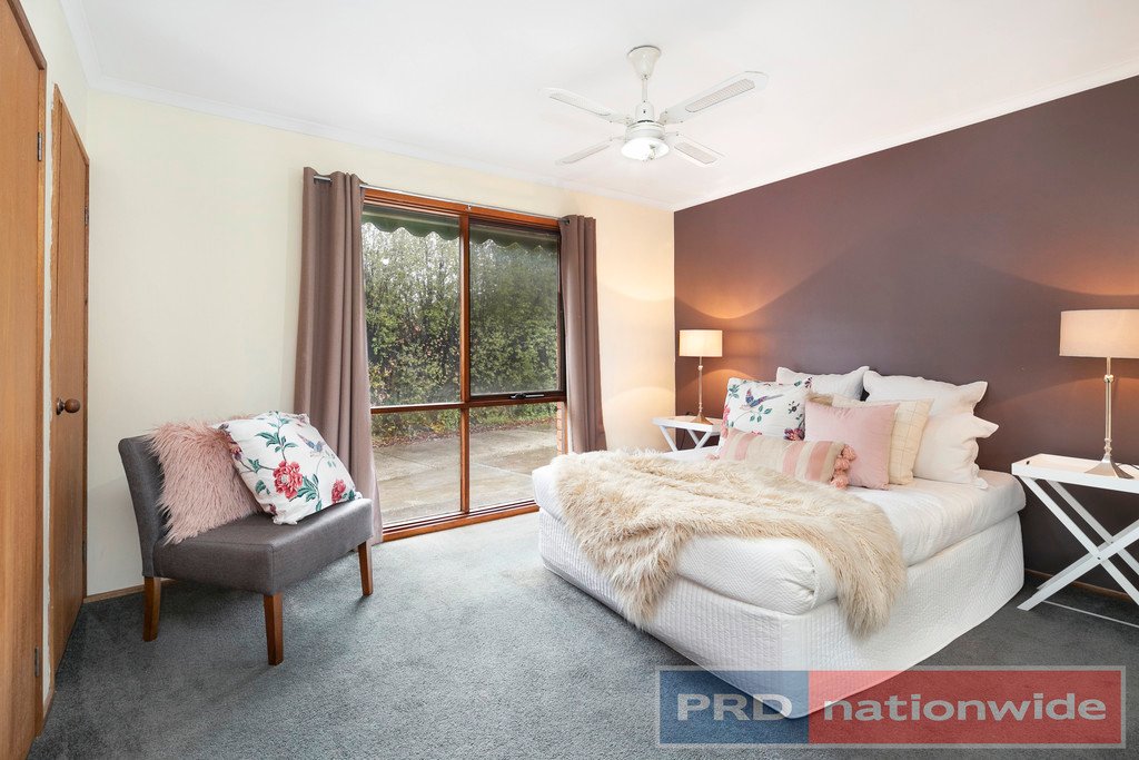 13 Whitelaw Avenue DELACOMBE 8