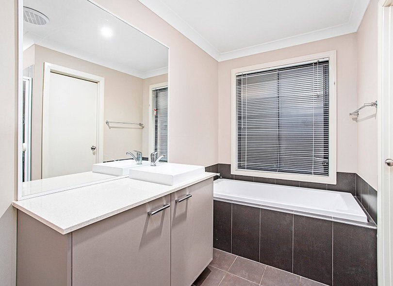 13 Wholahan Avenue HORSLEY 9