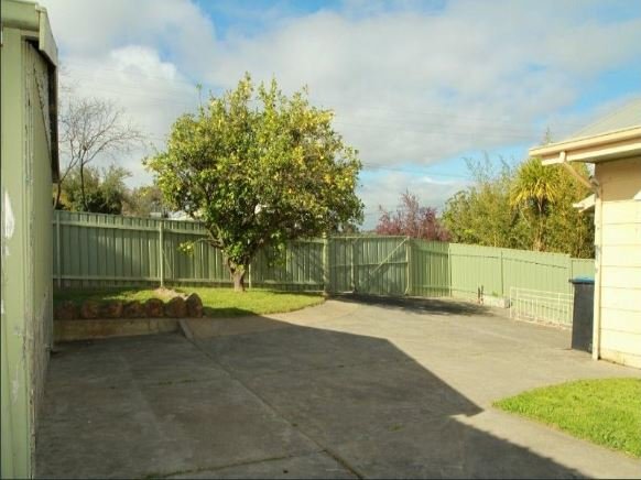13 Wirth Street FLORA HILL 6