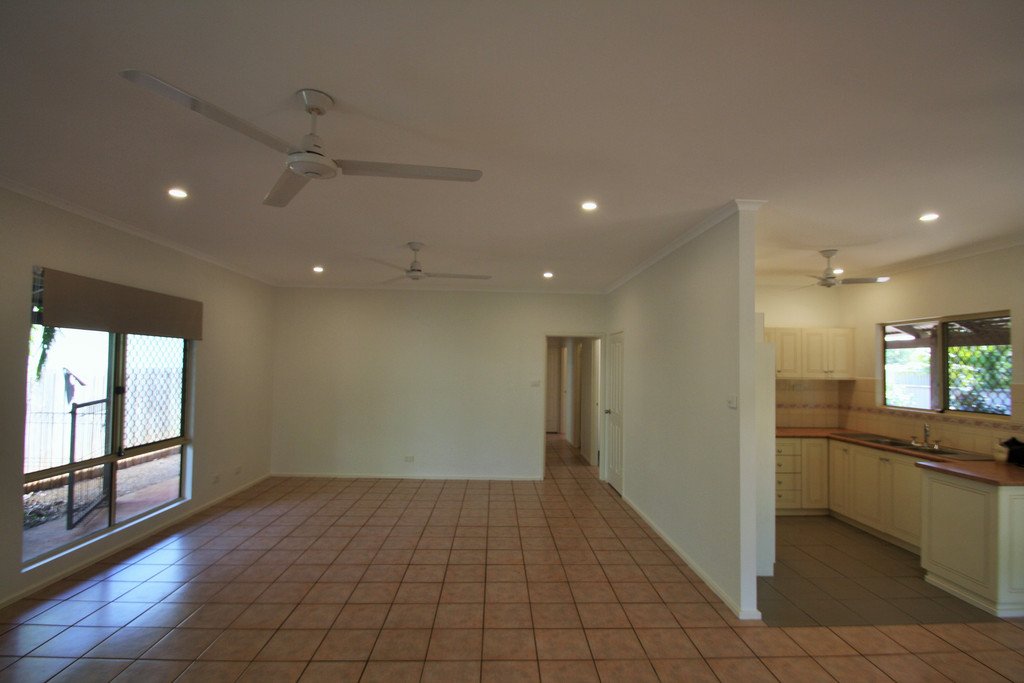13 Woods Drive CABLE BEACH 3