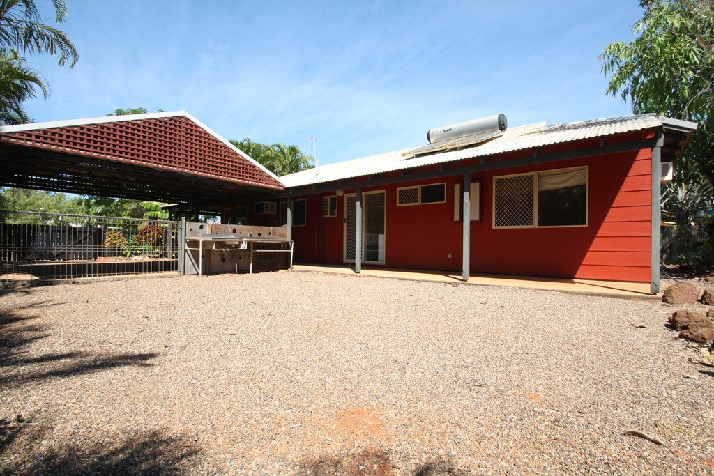 13 Woods Drive CABLE BEACH 15