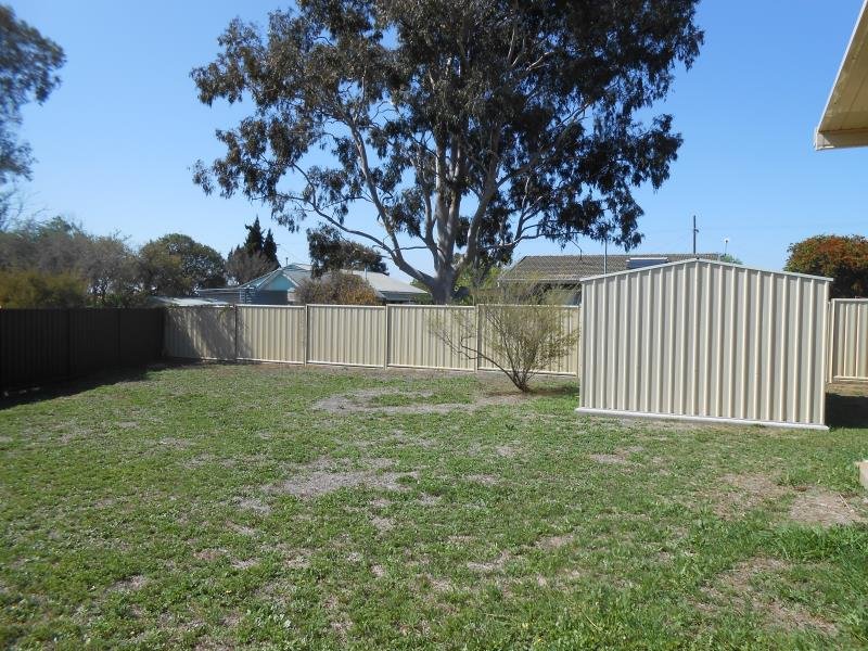 1/3 Woodstock Street TAMWORTH 9