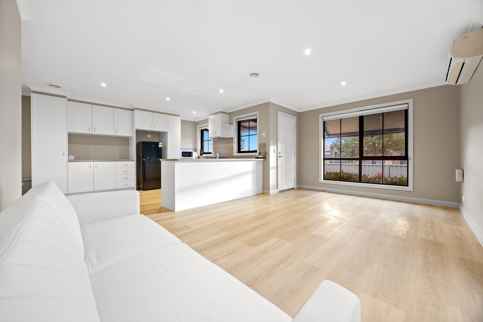 Gallery: 13 Yarra Park Drive