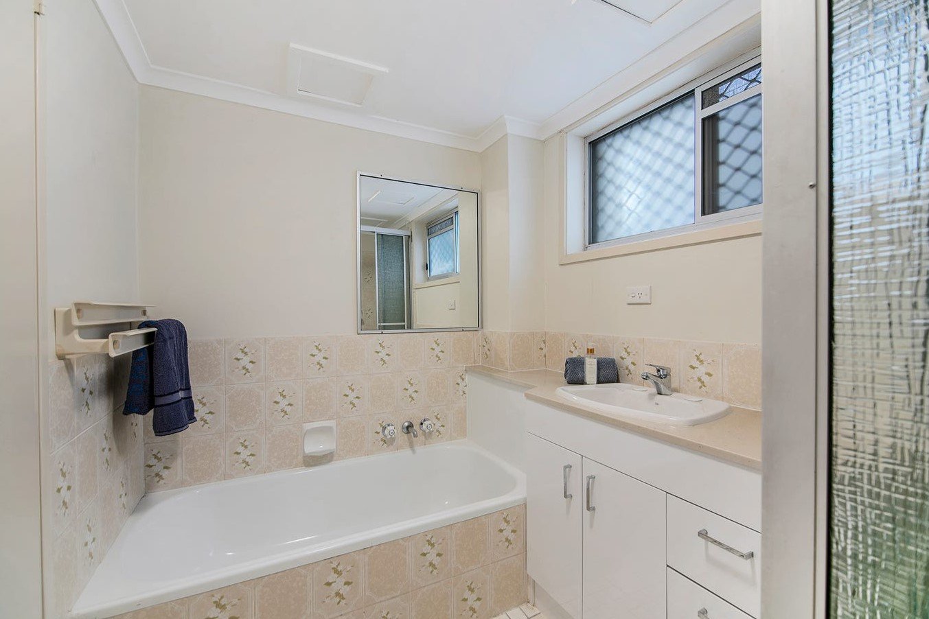 1/30-32 Armrick Avenue BROADBEACH 7