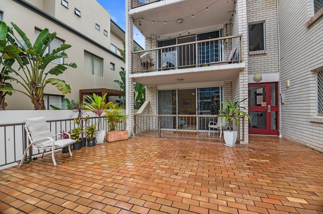 1/30-32 Armrick Avenue BROADBEACH 11