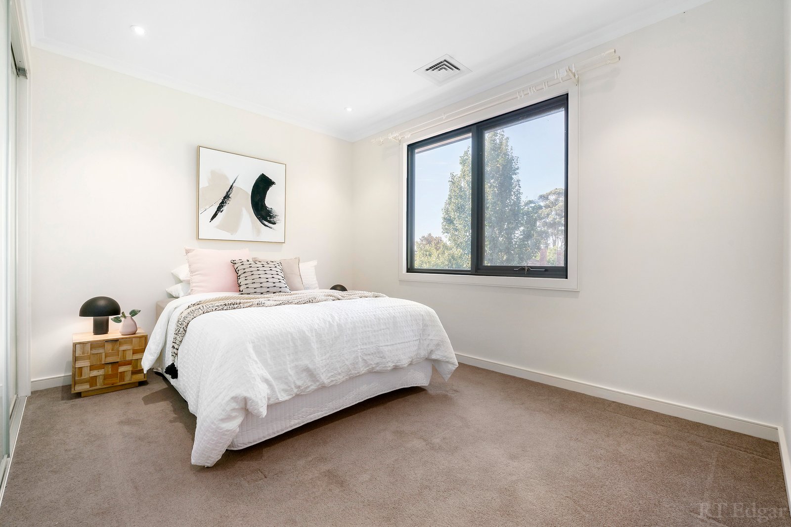 Real Estate and Property in 1/30 Aisbett Avenue, Camberwell, VIC
