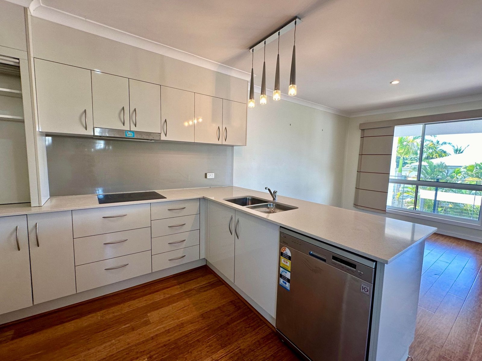 1/30 Beach Avenue TANNUM SANDS 5