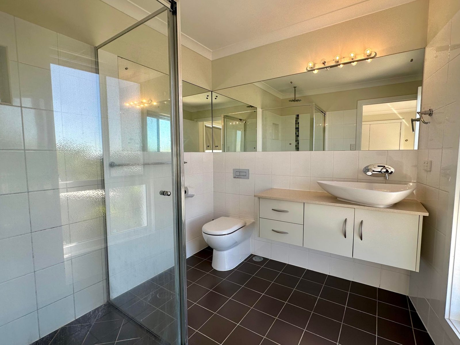 1/30 Beach Avenue TANNUM SANDS 9