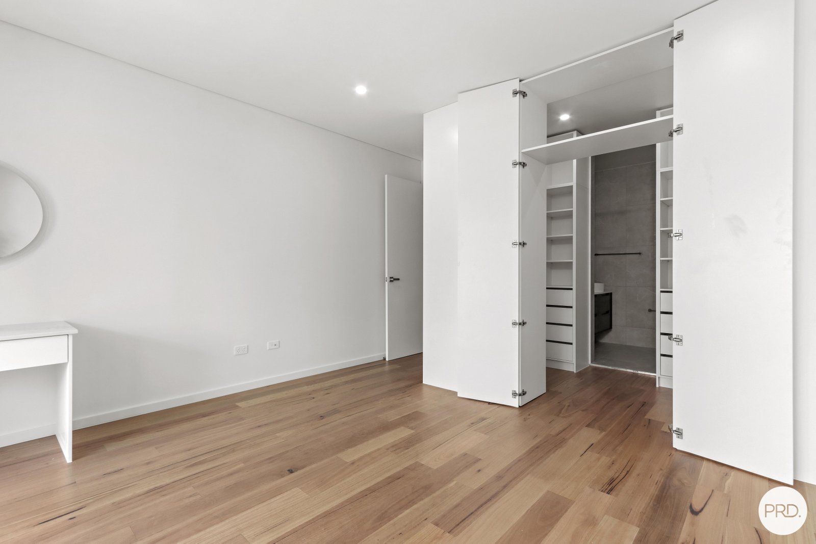 130 Birdwood Road GEORGES HALL 8