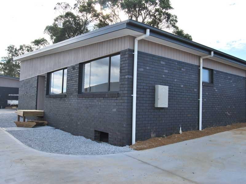 1/30 Cavenor Drive OAKDOWNS 1