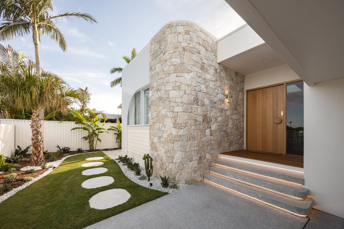 130 Christine Avenue Burleigh Waters 3