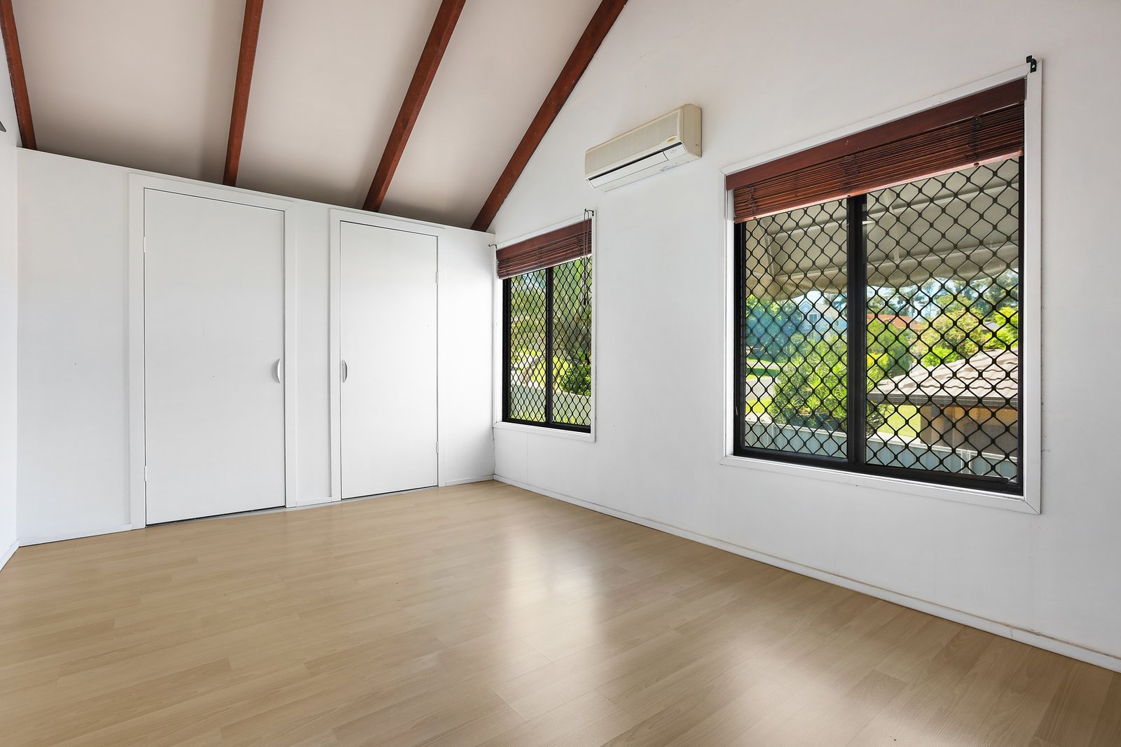 1/30 Corunna Crescent ASHMORE 6