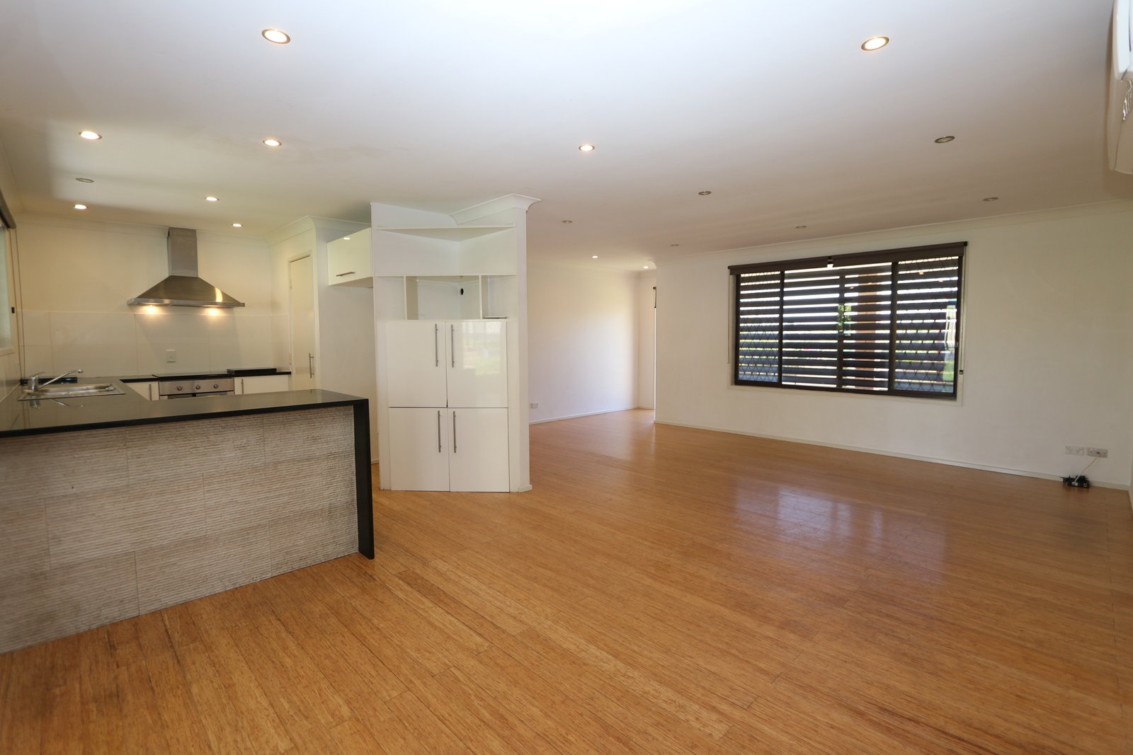 130 Currumburra Road ASHMORE 3