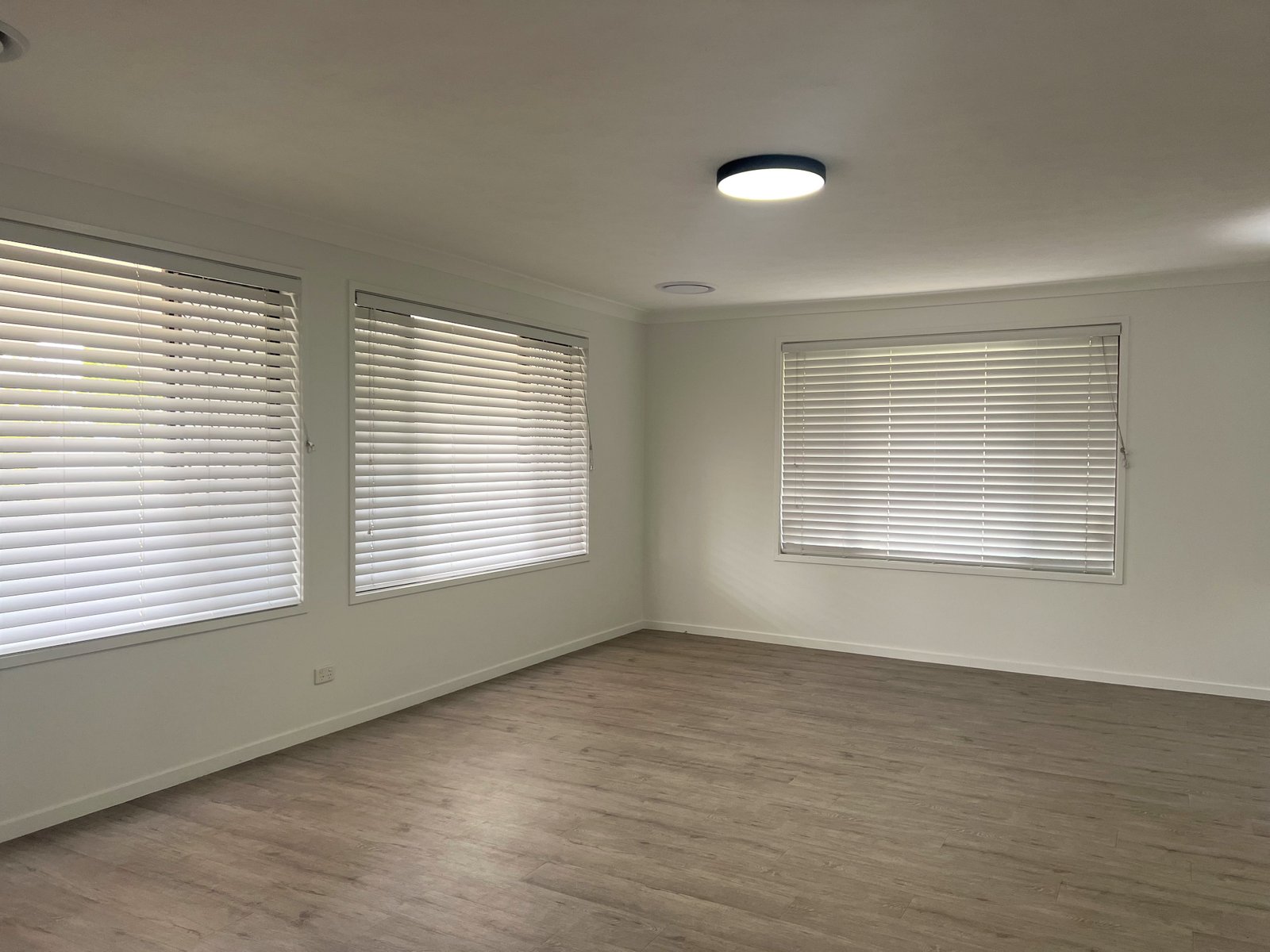 130 K P McGrath Drive ELANORA 8