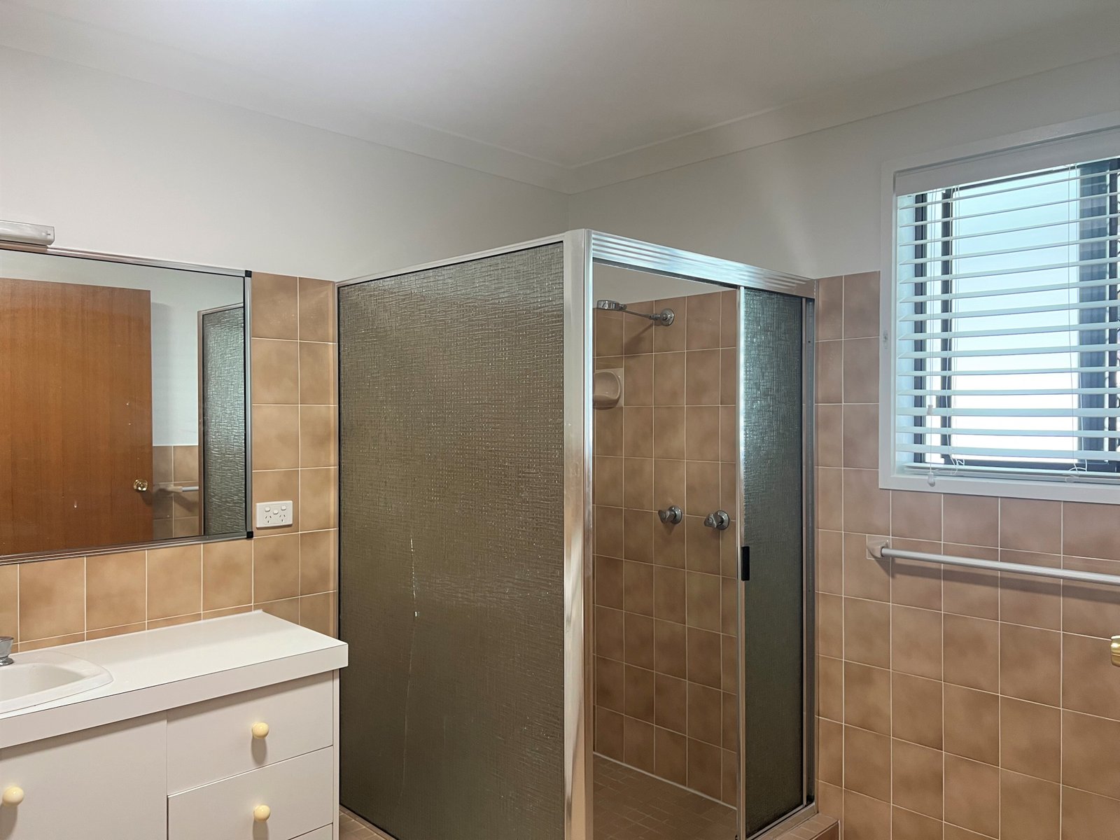 130 K P McGrath Drive ELANORA 13