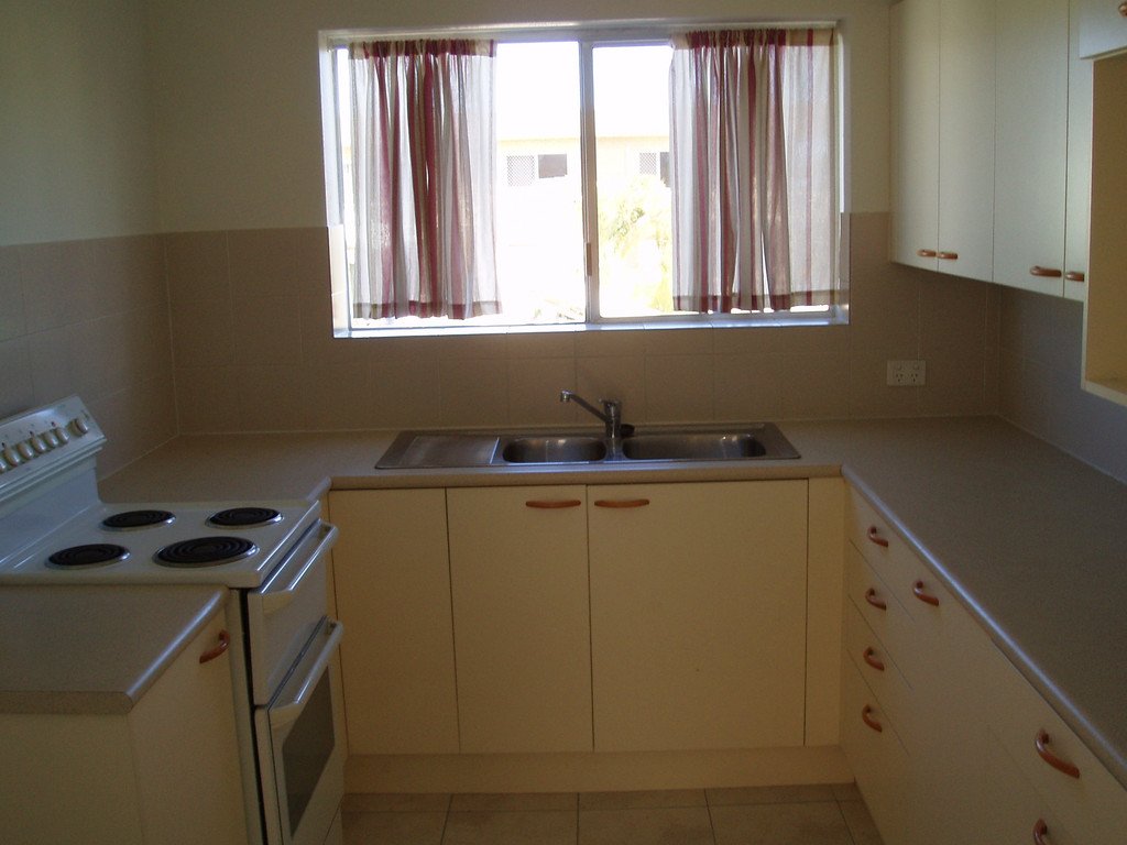 1/30 Leiper Street STAFFORD 4