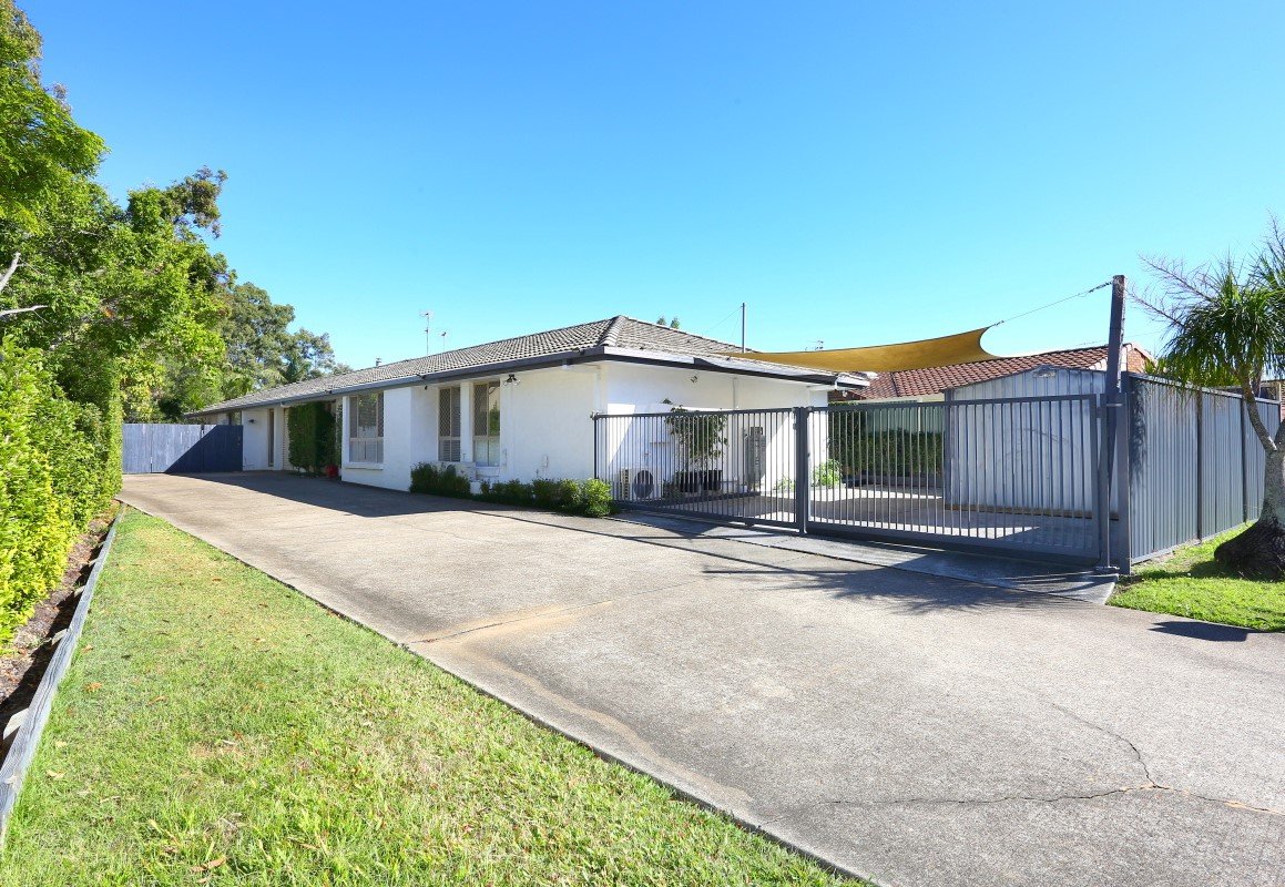 1/30 Orkney Place LABRADOR 1