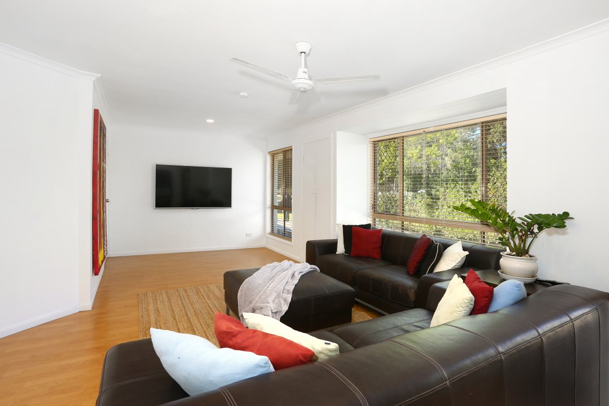 1/30 Orkney Place LABRADOR 3