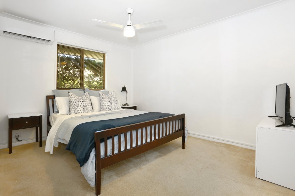 1/30 Orkney Place LABRADOR 9
