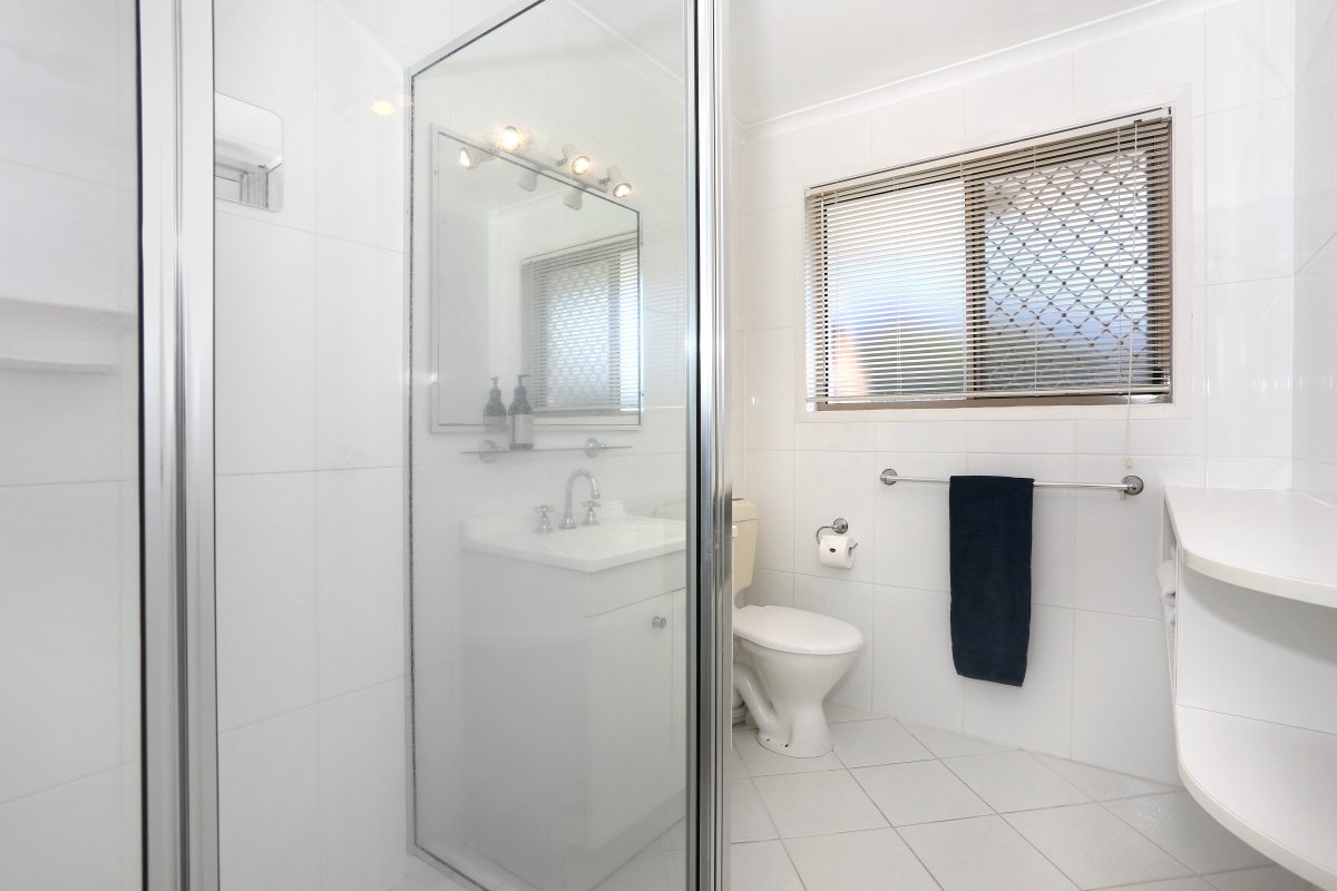 1/30 Orkney Place LABRADOR 13