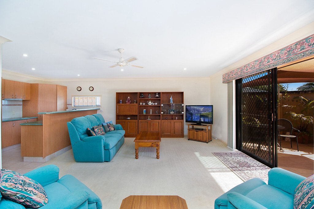 1/30 Woodlands Drive BANORA POINT 3