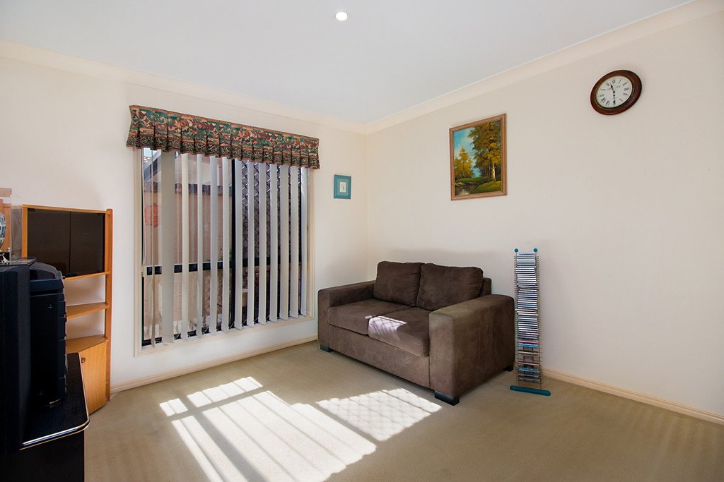 1/30 Woodlands Drive BANORA POINT 8