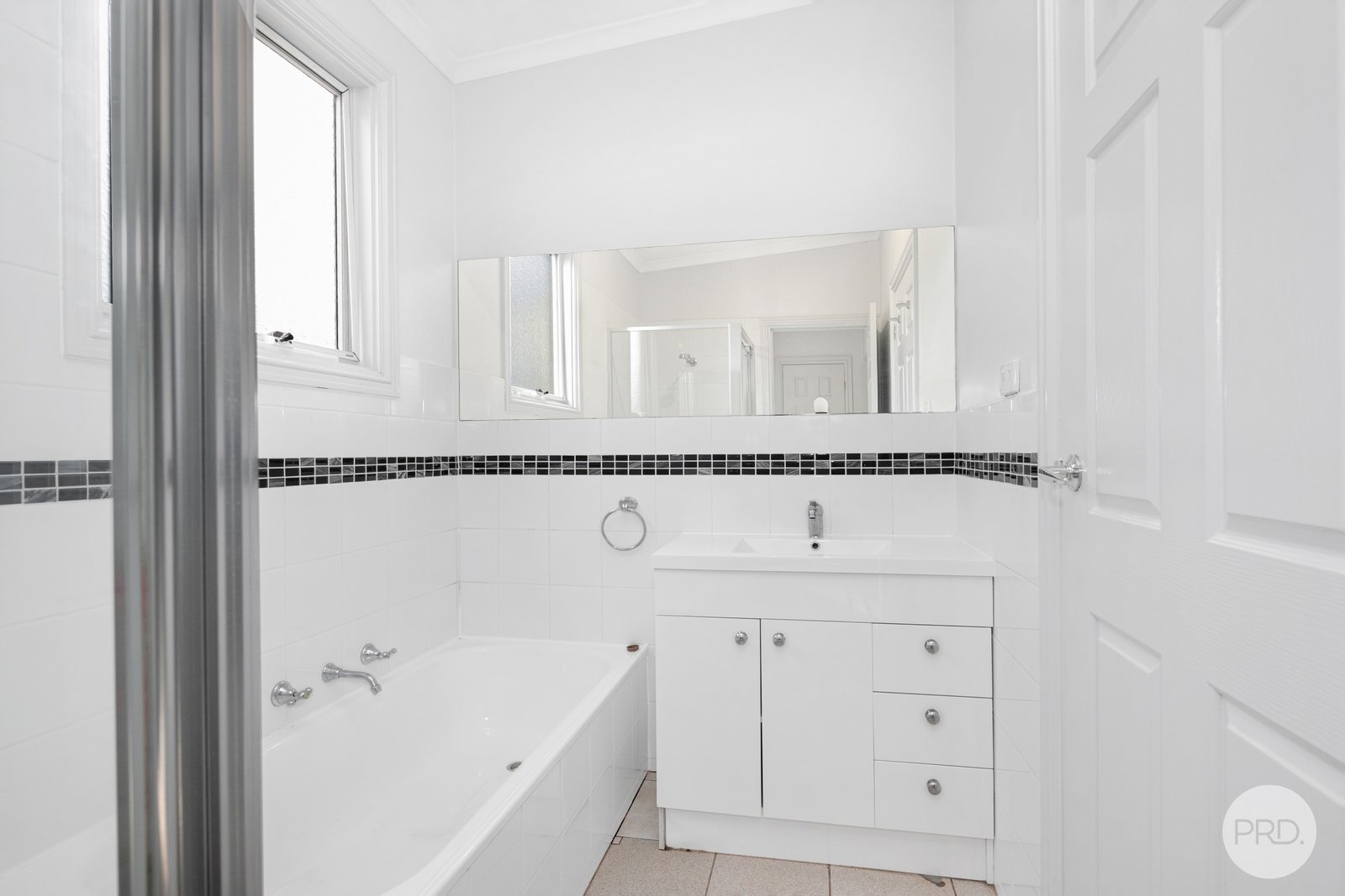 1/302 Latrobe Street REDAN 8