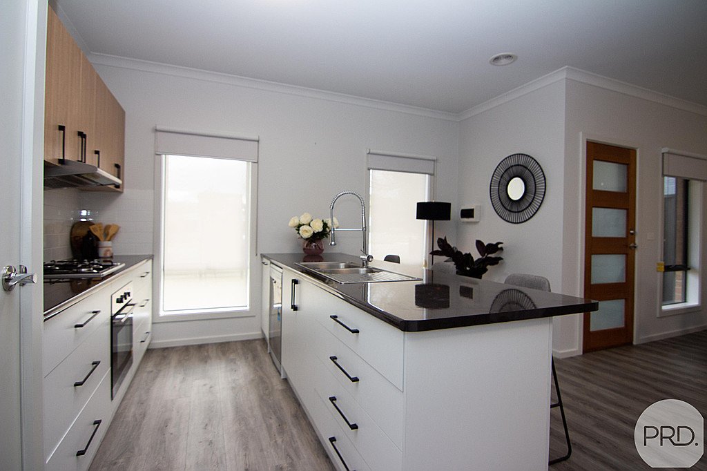 1/303 Warrenheip Street BUNINYONG 4