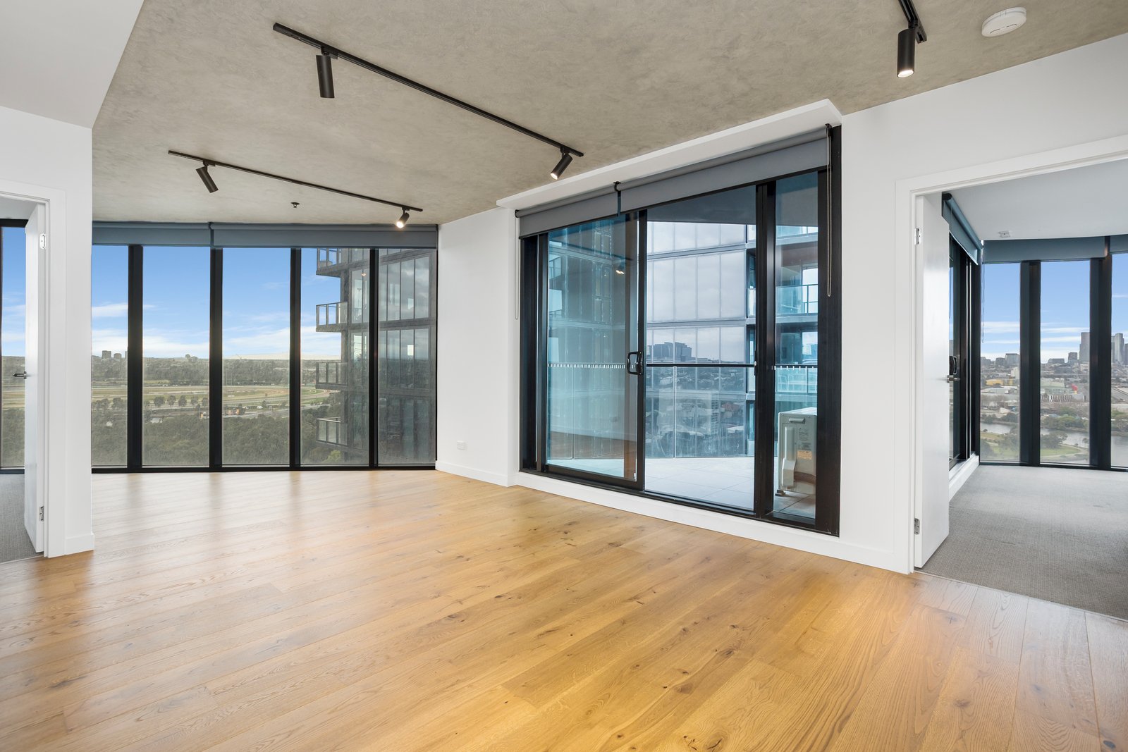 Gallery: 1304/6 Joseph Road
