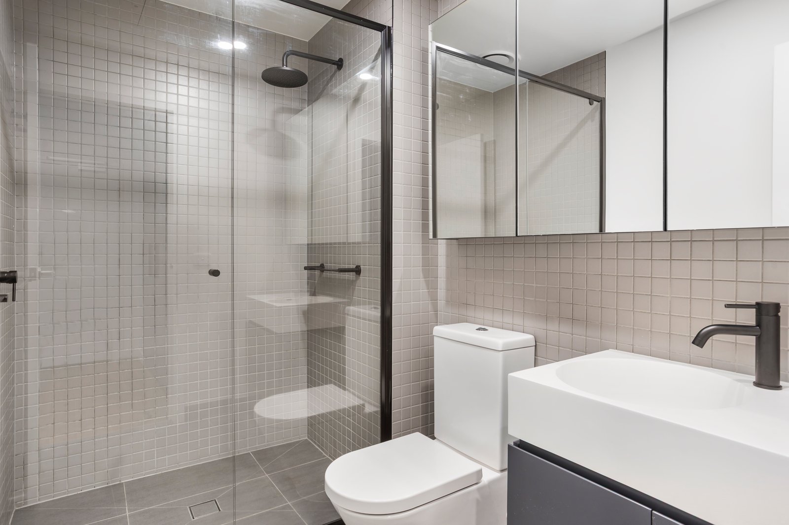 Gallery: 1304/6 Joseph Road