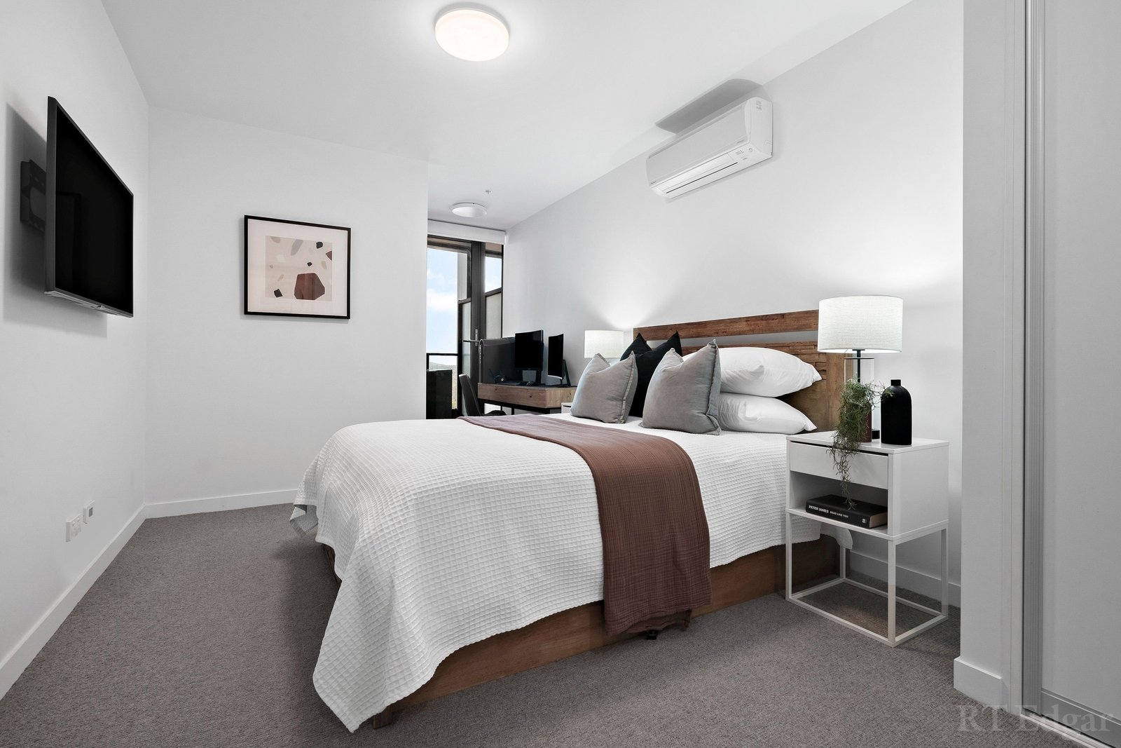 Real Estate and Property in 1305/443 Upper Heidelberg Road, Ivanhoe, VIC