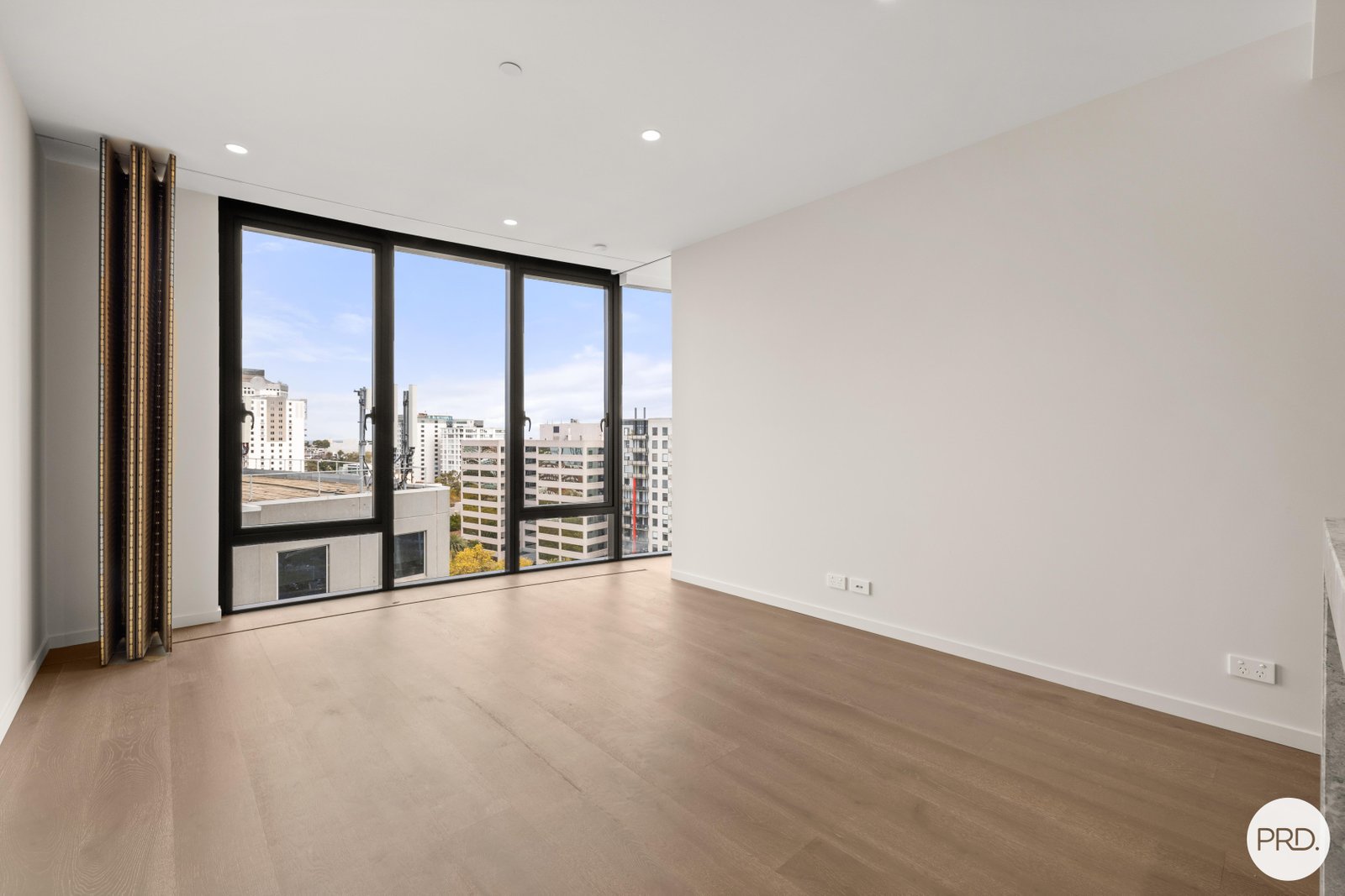 1305/605 St Kilda Road MELBOURNE 4