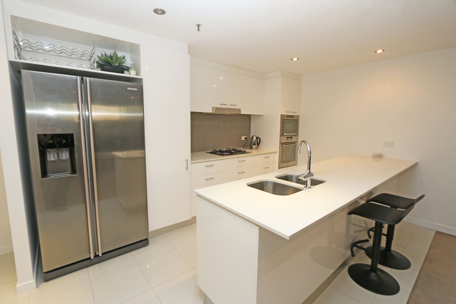 1307/33 T E Peters Drive BROADBEACH WATERS 2