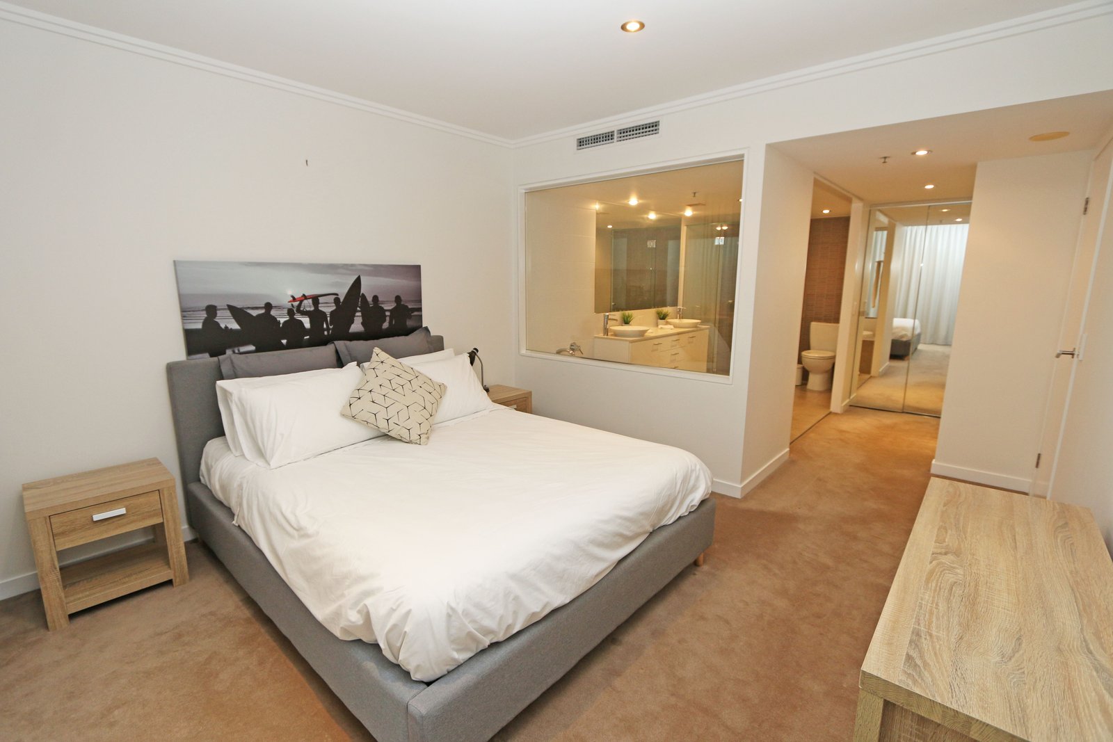 1307/33 T E Peters Drive BROADBEACH WATERS 6