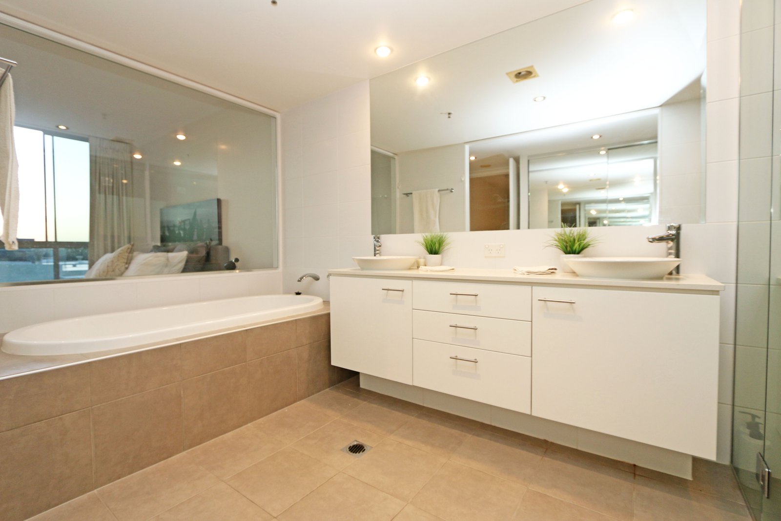 1307/33 T E Peters Drive BROADBEACH WATERS 7