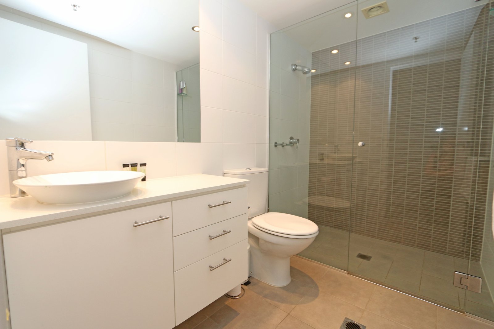 1307/33 T E Peters Drive BROADBEACH WATERS 10